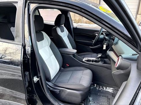 Used 2024 Chevrolet Trax RS image 11