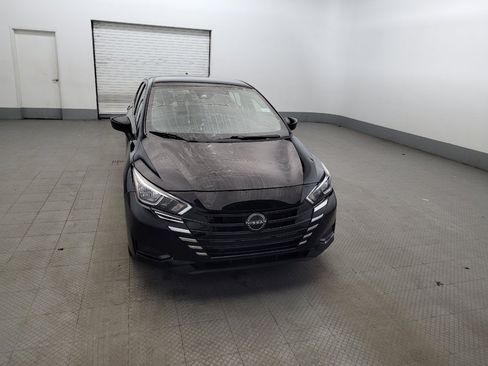 Used 2023 Nissan Versa SV FWD image 13