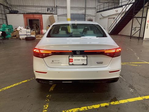 Used 2025 Honda Accord Touring image 5