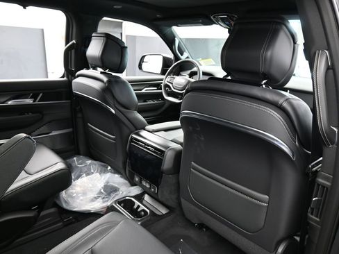 New 2026 Jeep Grand Wagoneer L Summit AWD/4WD image 44