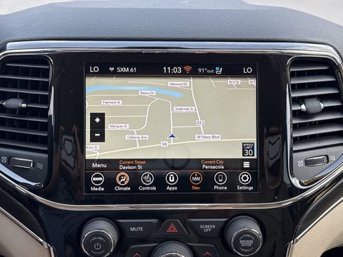 Used 2021 Jeep Grand Cherokee Limited w/ Luxury Group II RWD image 17