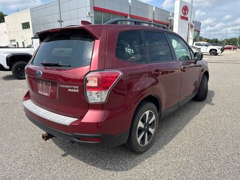 Used 2017 Subaru Forester 2.5i Premium w/ All-Weather Package AWD/4WD image 4