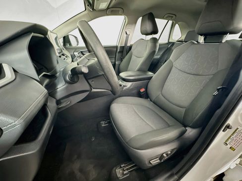 Used 2024 Toyota RAV4 XLE FWD image 13