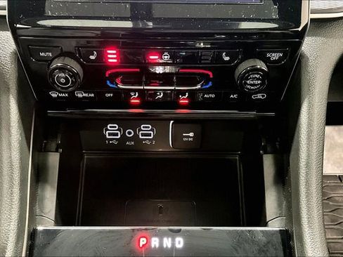 Used 2024 Jeep Grand Cherokee Altitude image 16