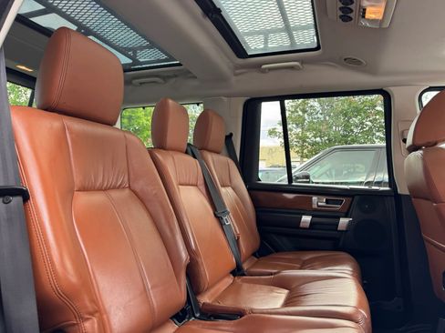Used 2016 Land Rover LR4 HSE LUX AWD/4WD image 32