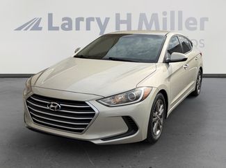 Used 2017 Hyundai Elantra SE video 1