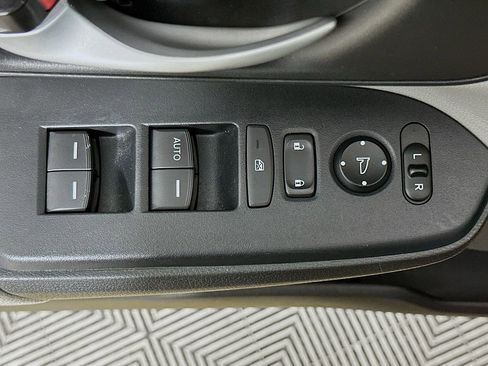 Used 2017 Honda CR-V LX image 20