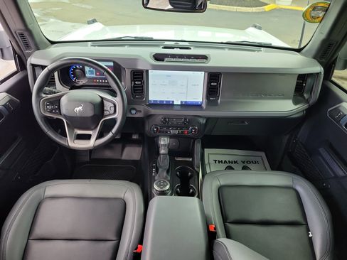 Used 2024 Ford Bronco Big Bend w/ Sasquatch Package AWD/4WD image 9
