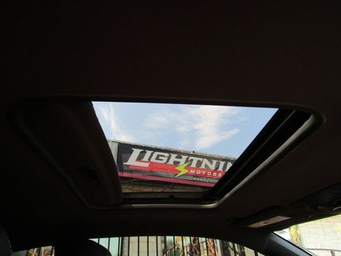 Used 2016 Chevrolet Camaro LT RWD image 9