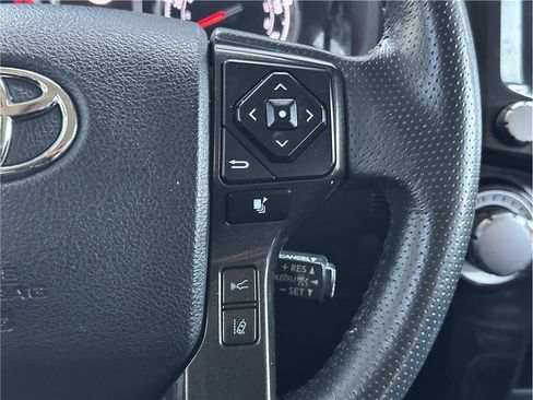 Used 2020 Toyota 4Runner Venture w/ Moonroof Package AWD/4WD image 23