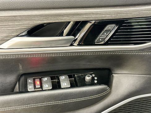 Used 2024 Jeep Wagoneer L Series II w/ Flexible Seating Group image 18