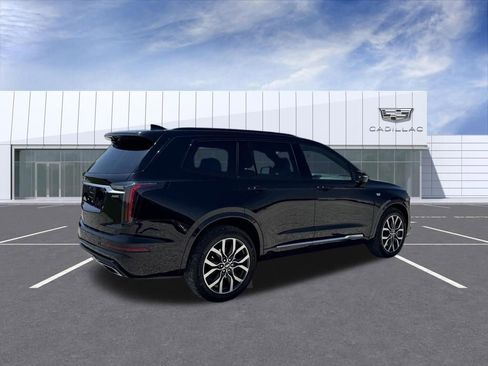 Certified 2023 Cadillac XT6 Sport w/ Technology Package AWD/4WD image 3