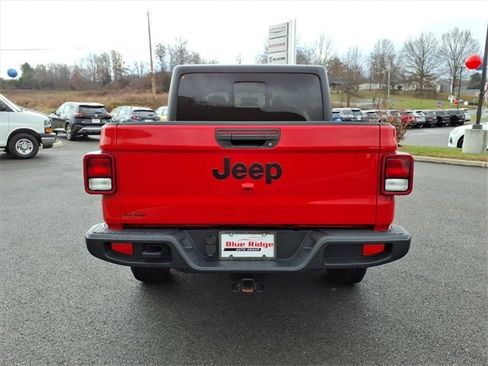 Used 2022 Jeep Gladiator Sport image 5