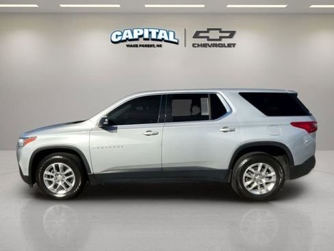 Used 2021 Chevrolet Traverse LS image 2