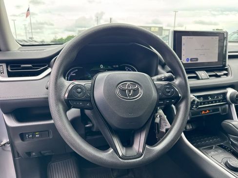 Used 2024 Toyota RAV4 LE AWD/4WD image 11