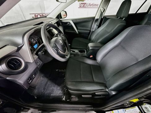 Used 2016 Toyota RAV4 LE AWD/4WD image 23