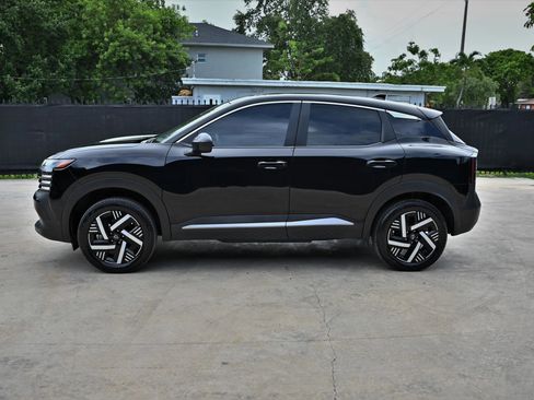 Used 2025 Nissan Kicks SV FWD image 6