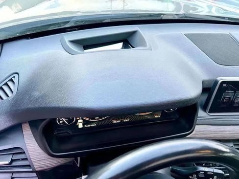 Used 2017 BMW X5 xDrive50i w/ Executive Package image 37