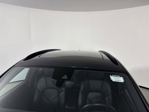 Certified 2017 Porsche Macan AWD/4WD image 17