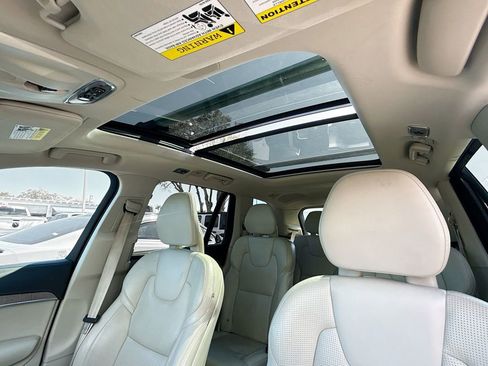 Used 2021 Volvo XC90 T6 Inscription w/ Climate Package image 24