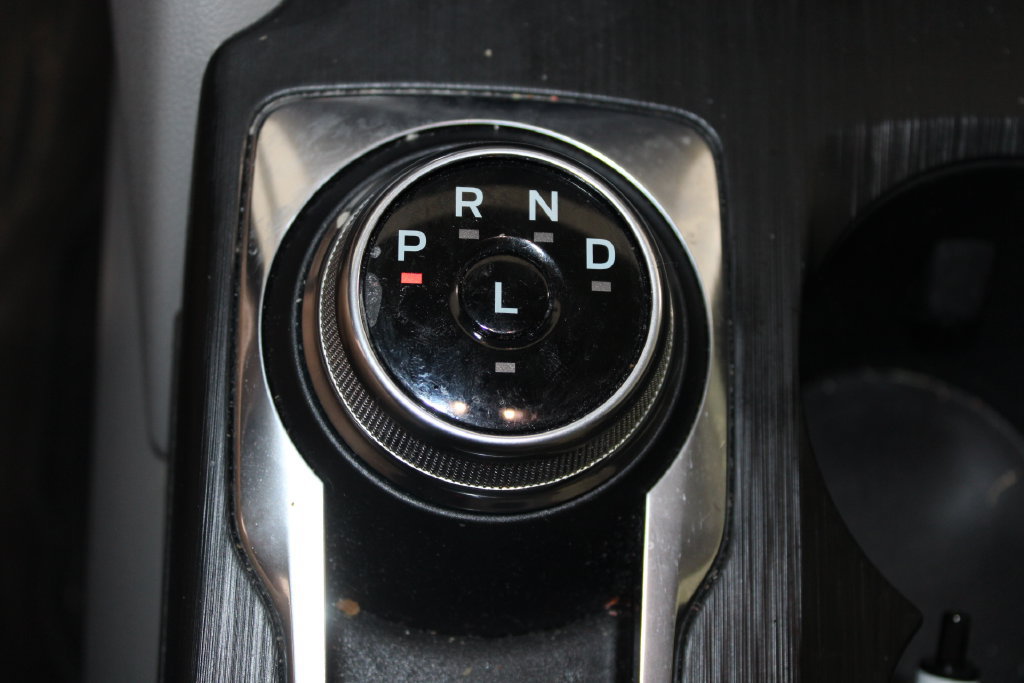 Used 2024 Ford Escape Platinum w/ Premium Technology Package AWD/4WD image 30