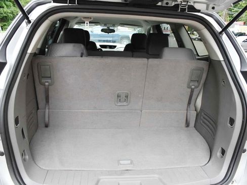 Used 2017 Chevrolet Traverse LS FWD image 50