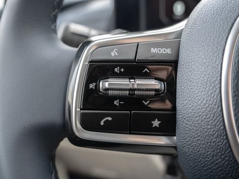 New 2026 Kia Carnival SX w/ SX Dark Edition Package FWD image 16