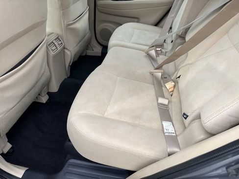 Used 2016 Nissan Rogue S AWD/4WD image 11