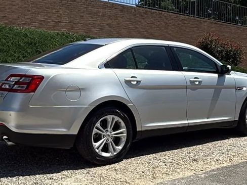 Used 2018 Ford Taurus SEL w/ Equipment Group 201A AWD/4WD image 7