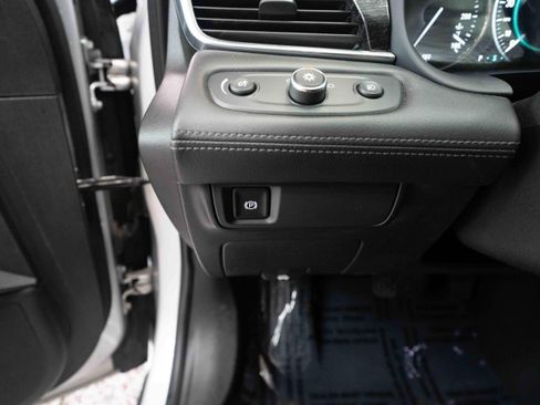 Used 2018 Buick LaCrosse Essence FWD image 11