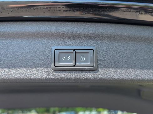 New 2025 Audi Q3 2.0T Premium image 26