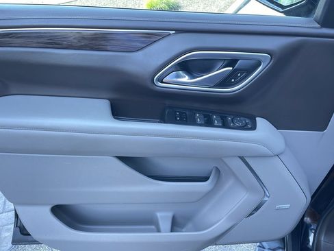 Used 2021 Chevrolet Tahoe Z71 w/ Z71 Signature Package AWD/4WD image 24