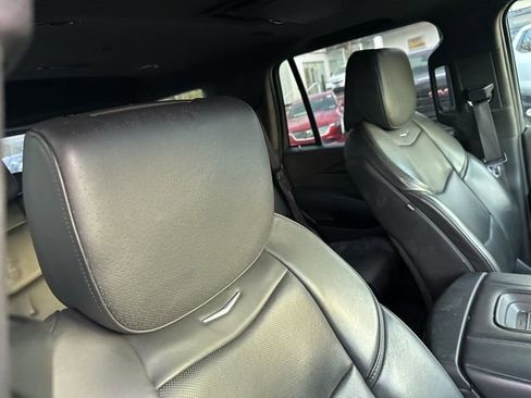Used 2019 Cadillac Escalade Platinum image 20