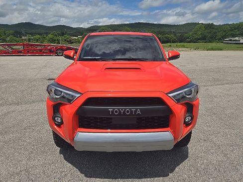 Used 2024 Toyota 4Runner TRD Off-Road Premium w/ Moonroof Package AWD/4WD image 9