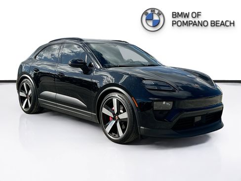 Used 2025 Porsche Macan 4S Electric image 1