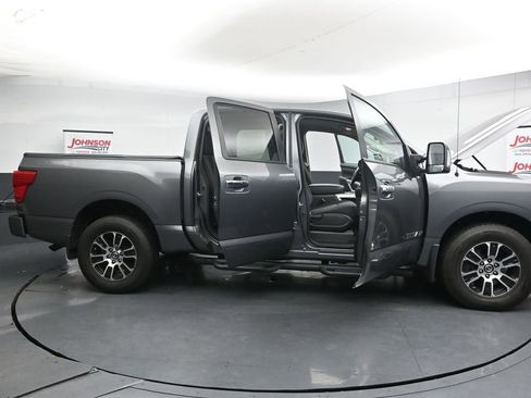 Used 2021 Nissan Titan SV w/ SV Convenience Package AWD/4WD image 27