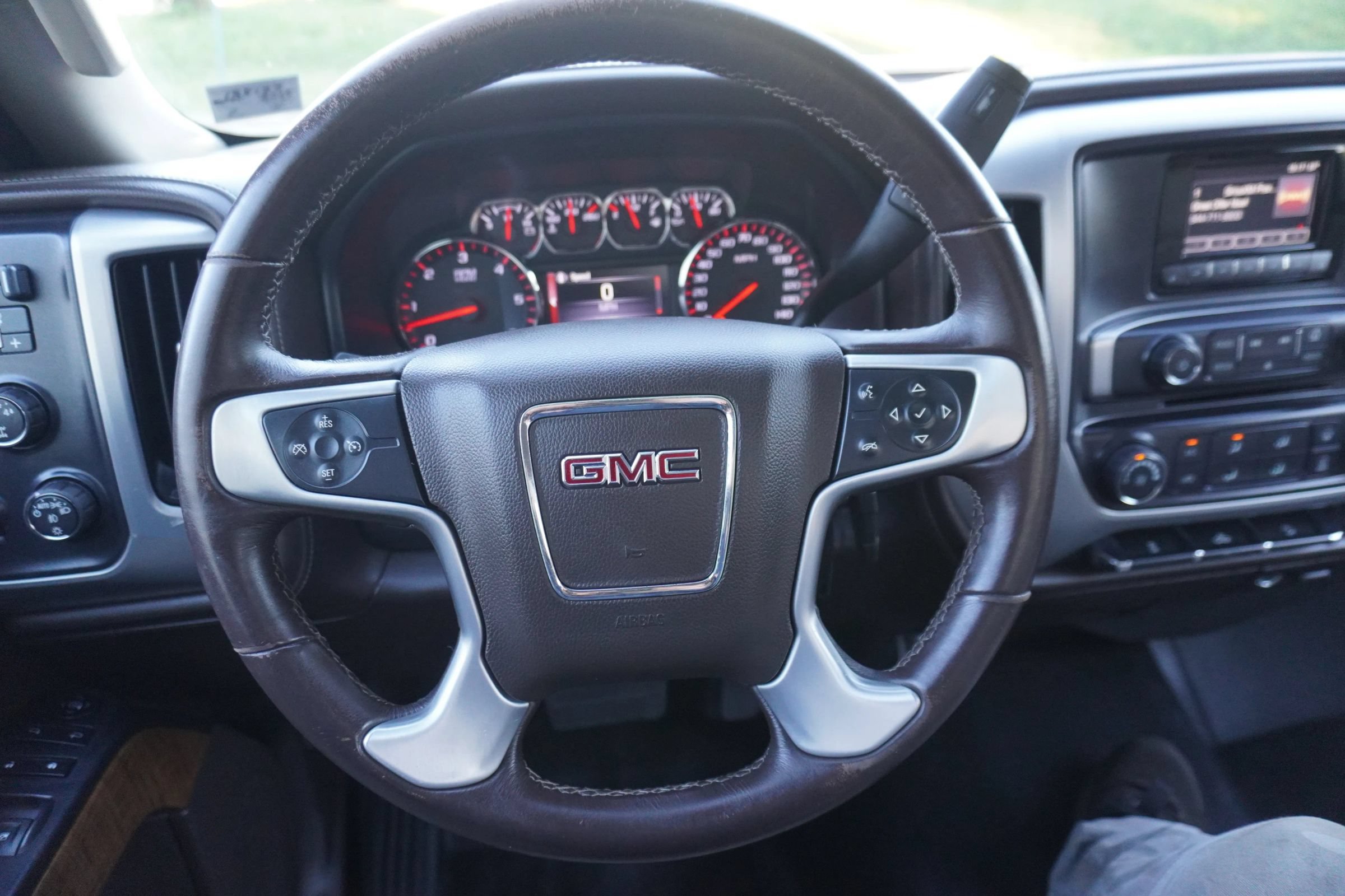 Used 2015 GMC Sierra 2500 SLE w/ SLE Preferred Package AWD/4WD image 18