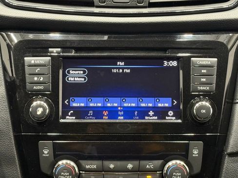 Used 2019 Nissan Rogue SV image 28