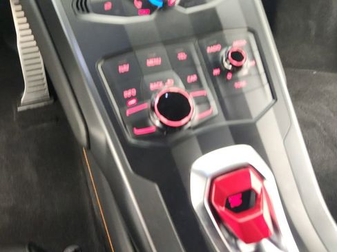 Used 2015 Lamborghini Huracan LP 610-4 AWD/4WD image 42