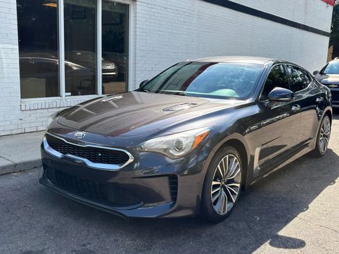 Used 2019 Kia Stinger RWD image 2