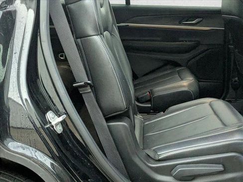 Used 2023 Jeep Grand Cherokee L Limited image 21