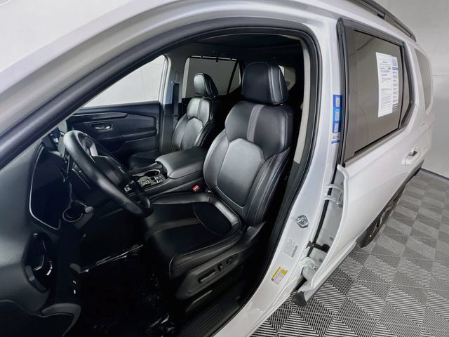 Used 2023 Honda Pilot Touring image 10
