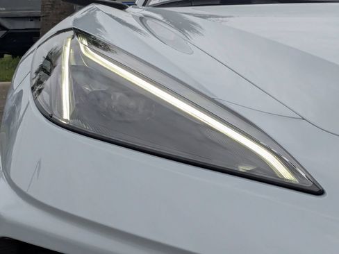 Used 2021 Chevrolet Corvette Stingray Premium Cpe w/ Z51 Performance Package RWD image 11