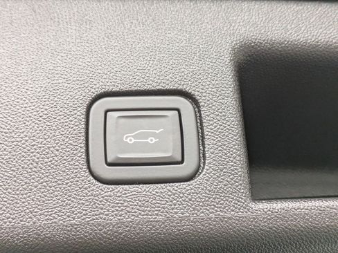 Used 2024 Chevrolet Equinox LT image 9