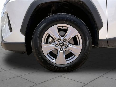 Used 2025 Toyota RAV4 XLE FWD image 10