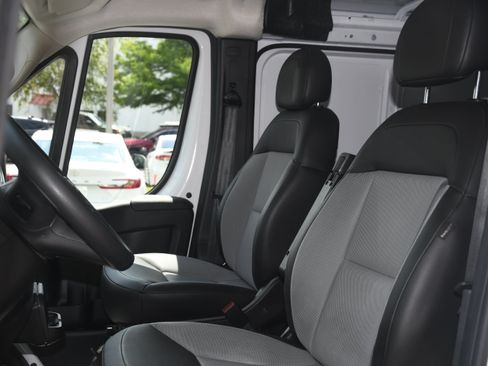 Used 2025 RAM ProMaster 2500 w/ Convenience Group FWD image 10