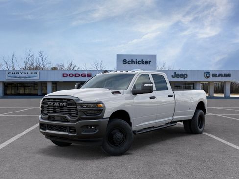 New 2026 RAM 3500 Tradesman AWD/4WD image 32