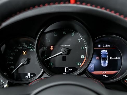 Used 2019 Porsche 911 Speedster RWD image 22