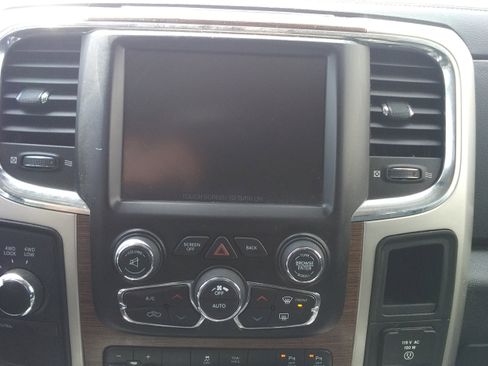 Used 2016 RAM 2500 Laramie w/ Convenience Group AWD/4WD image 25