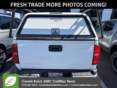 Used 2018 Chevrolet Colorado Z71 AWD/4WD image 2